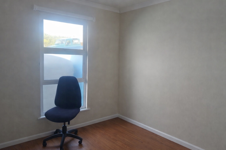 5 Bedroom Property for Sale in Boggomsbaai Western Cape